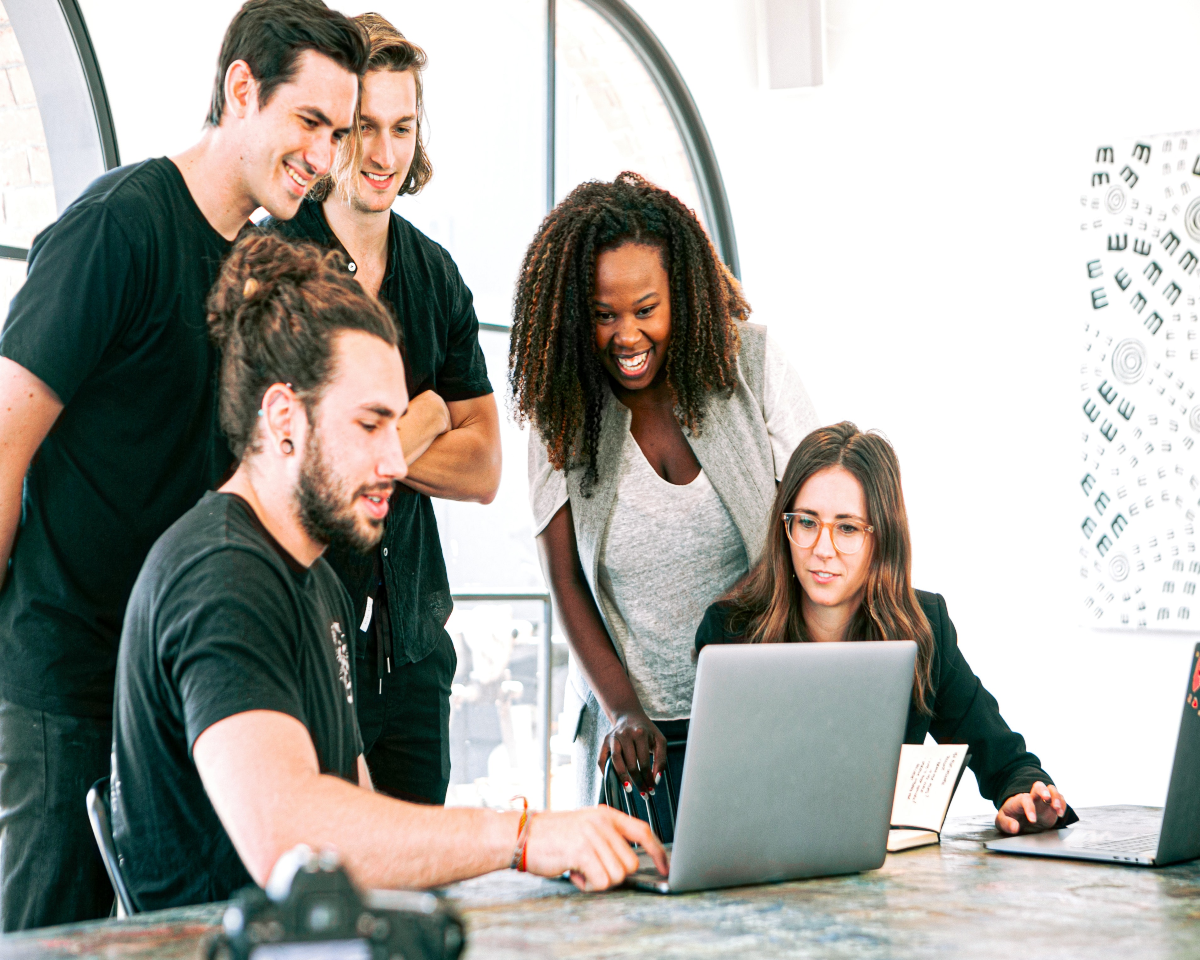 Picture of group of students working as a team